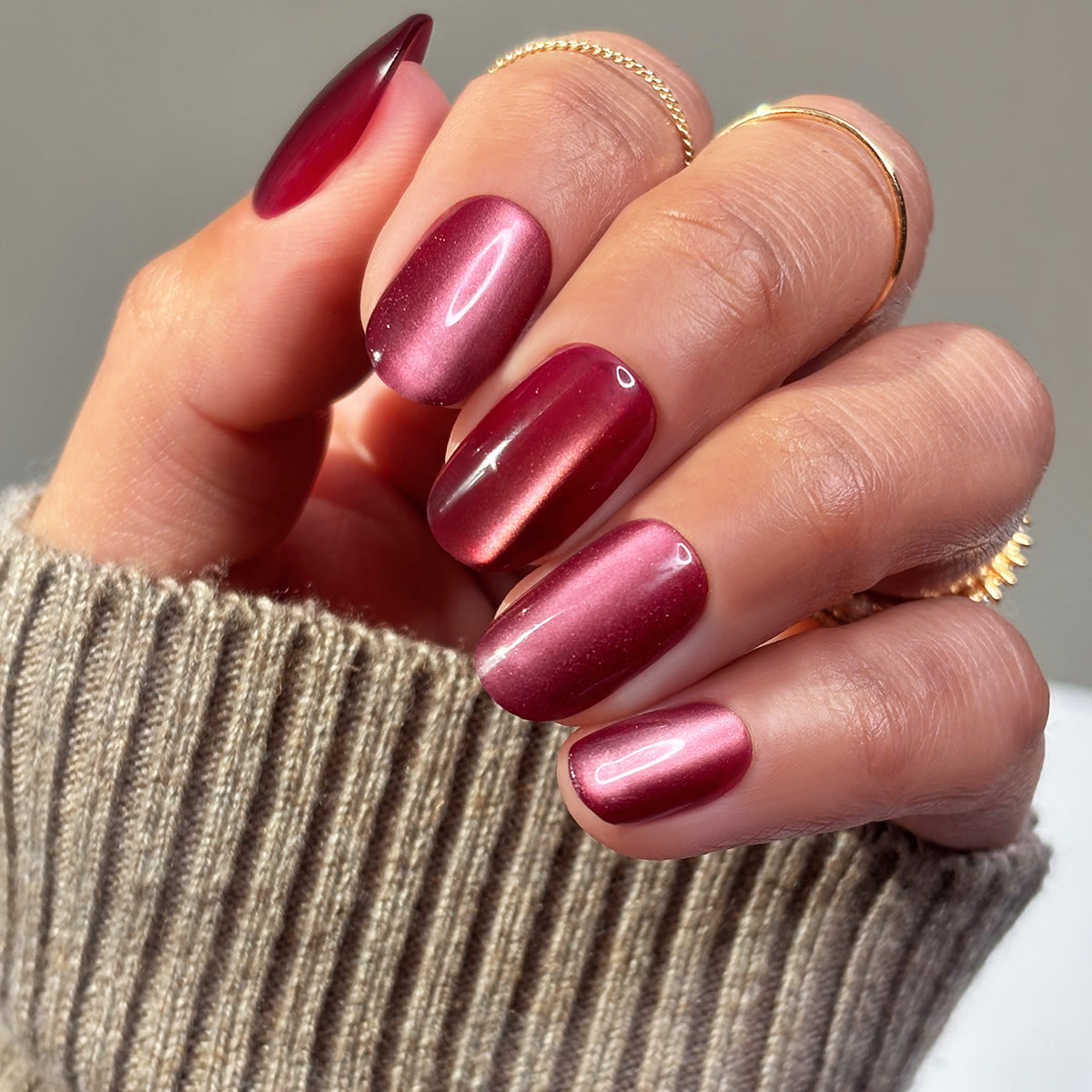 Crimson Romance - Oval Medium - Sustainable Nails