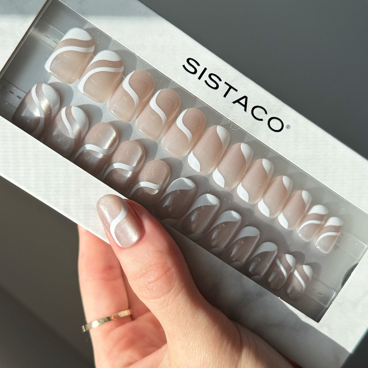 Silken Cats Eye - Oval Sustainable Nails