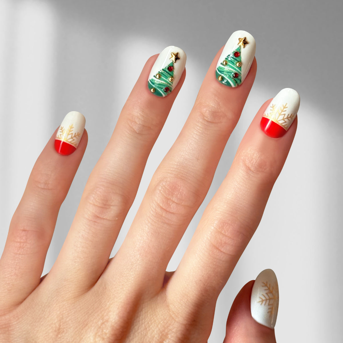 Xmas Cheer - Oval Sustainable Nails