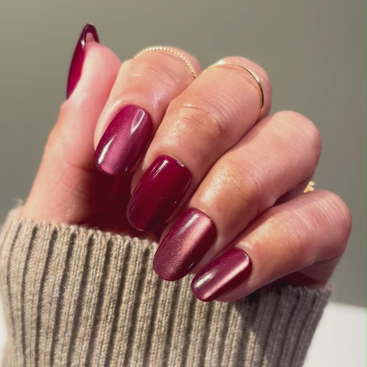 Crimson Romance - Oval Medium - Sustainable Nails
